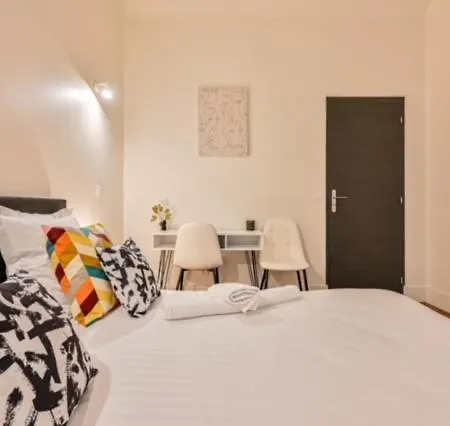 Elegant 3 Chambres, 3 Salles De Bain- Double Sejour- 16e- Calme Et Standing *