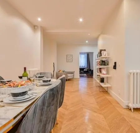 Apartament Elegant 3 Chambres, 3 Salles De Bain- Double Sejour- 16e- Calme Et Standing Paryż