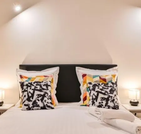 Elegant 3 Chambres, 3 Salles De Bain- Double Sejour- 16e- Calme Et Standing Paryż