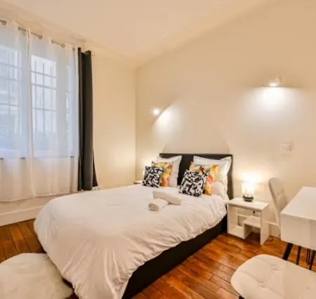 Apartament Elegant 3 Chambres, 3 Salles De Bain- Double Sejour- 16e- Calme Et Standing *